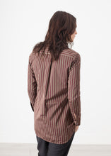 Load image into Gallery viewer, Sheen Button-Up in Red/Tan